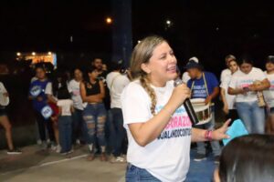 SONIA PONCE RECIBE AMPLIO RESPALDO EN LA VUELTA.