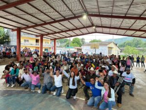 YO NO PROMETO,, YO CUMPLO Y DEMUESTRO CON HECHOS» SONIA PONCE EN EL LOBO