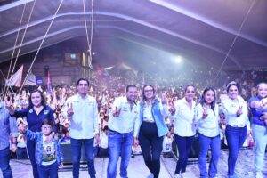 LUPITA PÉREZ REALIZA MEGA CIERRE DE CAMPAÑA. CON UN CIERRE MASIVO, REALIZA SU CIERRE DE CAMPAÑA EN EZEQUIEL MONTES.