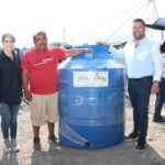 ENTREGAN MÁS DE MIL CISTERNAS EN VIZARRÓN