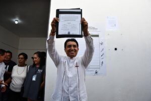 IVÁN RESENDIZ RAMÍREZ OBTIENE SU CONSTANCIA DE MAYORÍA DE VOTOS EN EZEQUIEL MONTES