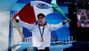 EL CLAVADISTAS OSMAR OLVERA GANA BRONCE EN PARÍS 2024