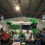 YUNUEN BENITEZ MALDONADO ACOMPAÑÓ EN SU FESTEJO A LOS BOMBEROS