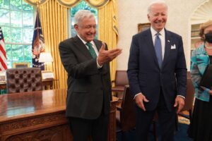 AMLO LE DICE A BIDEN EN UNA CARTA QUE ES “OFENSIVO” FINANCIAR A MCCI