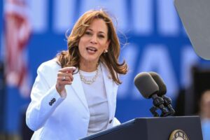 CAMPAÑA DE HARRIS LANZA UN CANAL EN WHATSAPP PARA LLEGAR A LOS VOTANTES LATINOS