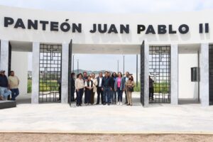 INAUGURA MIGUEL MARTÍNEZ NUEVO PANTEÓN DE CADEREYTA “JUAN PABLO II”