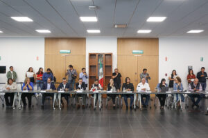 LAS COMISIONES UNIDAS DE ADMINISTRACIÓN Y PROCURACIÓN DE JUSTICIA Y PUNTOS CONSTITUCIONALES,