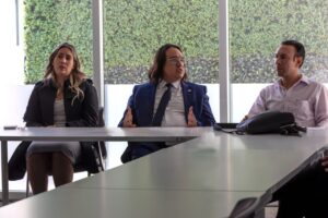 FISCAL GENERAL SOSTIENE REUNIÓN CON DIPUTADOS