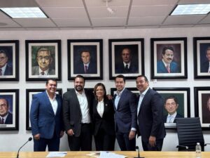 PEDRO ESCOBEDO FIRMA EL CONVENIO MARCO DE COORDINACIÓN PARA LA LIBERACIÓN DEL DERECHO DE VÍA DEL PROYECTO FERROVIARIO CDMX – QRO