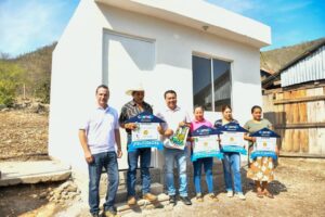 ENTREGAN APOYOS DE MEJORAMIENTO DE VIVIENDA EN JALPAN DE SERRA