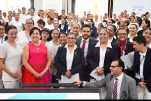 RECONOCER EL NIVEL ACADÉMICO DE LAS ENFERMERAS Y DARLES SU LUGAR EN EL SISTEMA DE SALUD, PROMETE AGUSTÍN DORANTES