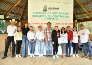 ENTREGA RUBÉN HERNÁNDEZ Y LA FUNDACIÓN “VIVE MEJOR” MOBILIARIO Y MATERIAL PARA DIGNIFICAR ESPACIOS EDUCATIVOS EN VALLE VERDE, JALPAN