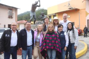 PEÑAMILLER PRESENTE EN EL ANUNCIO DEL PAQUETE DE OBRAS PARA LA SIERRA GORDA