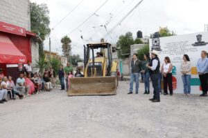 OBRAS QUE TRANSFORMAN EN PEDRO ESCOBEDO: ARRANCA PAVIMENTACIÓN Y RED DE DRENAJE EN ESCOLÁSTICAS Y CONSTRUCCIÓN DE EMPEDRADO EN LA LIRA