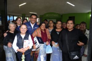 VISITA TITULAR SEDESOQ EL CLUB DEL ADULTO MAYOR EN SAN JOAQUÍN