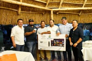 EL ALCALDE RUBÉN HERNÁNDEZ SOSTUVO ACERCAMIENTO CON EL GREMIO DE TAXISTAS
