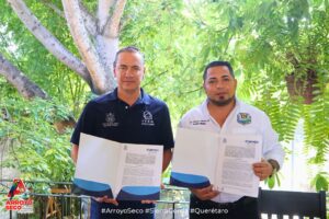 FERNANDO SÁNCHEZ PRESIDENTE DE ARROYO SECO GIL FIRMA CONVENIO DE COLABORACIÓN CON IVEQ