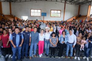 SECRETARÍA DE LA MUJER ENTREGA 350 TARJETAS CONTIGO EN PEÑAMILLER
