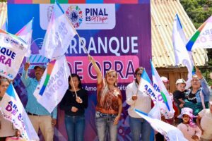 LA PRESIDENTA MUNICIPAL DE PINAL DE AMOLES, DIO EL BANDERAZO DE ARRANQUE A LA AMPLIACIÓN DE LA RED DE ENERGÍA ELÉCTRICA