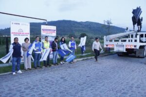 ENCABEZA JAIRO MORALES OBRA DE AMPLIACIÓN ELÉCTRICA Y ALUMBRADO PÚBLICO EN HUIMILPAN