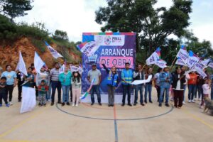 ARRANCA LA CONSTRUCCIÓN DE TECHADO EN CANCHA DE LOMA LARGA, PINAL DE AMOLES