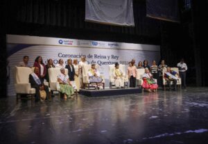 LA PRESIDENTA DEL SEDIF CORONA A LA REINA Y REY DE ORO 2025
