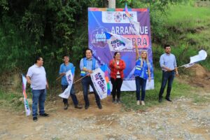 LUPITA RAMÍREZ ARRANCA AMPLIACIÓN DE ENERGÍA ELÉCTRICA EN CUESTA DE HUAZMAZONTLA, PINAL DE AMOLES