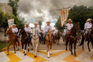 PARTICIPA FELIFER MACÍAS EN LA TRADICIONAL CABALGATA HISTÓRICA DE LA CONSPIRACIÓN “IGNACIO PÉREZ”
