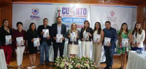LUPITA RAMÍREZ PLAZA ENTREGA DE MANERA FORMAL SU 4º INFORME DE GOBIERNO AL H. AYUNTAMIENTO DE PINAL DE AMOLES.