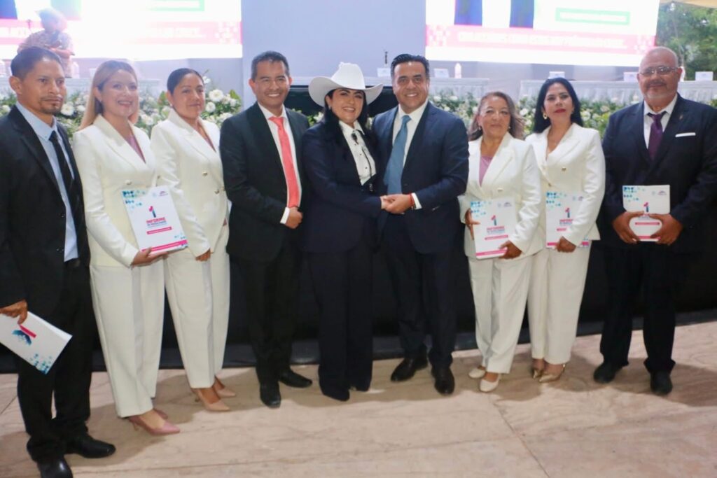 ANA KAREN JIMÉNEZ PRESENTA SU 1ER INFORME DE RESULTADOS EN PEÑAMILLER