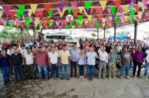 ENTREGA MARCO DEL PRETE CAMIONES RECOLECTORES EN PINAL DE AMOLES