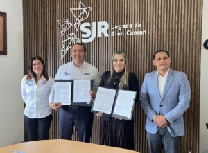 FIRMA IRENE QUINTANAR CONVENIO A FAVOR DEL CUIDADO ANIMAL Y MEDIO AMBIENTE