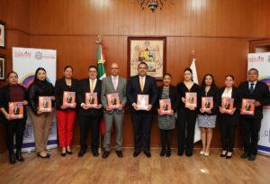 ENTREGA GASPAR TRUEBA EL PRIMER INFORME DE GOBIERNO AL AYUNTAMIENTO DE COLÓN
