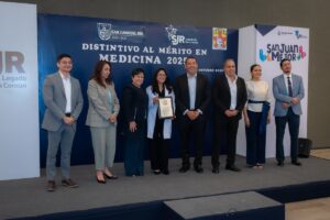 ENCABEZA SESA ENTREGA DE RECONOCIMIENTOS AL MÉRITO MÉDICO EN SJR • P
