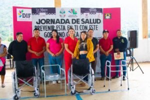 ENCABEZA YUNI BENÍTEZ JORNADA DE SALUD CERCA DE TI EN TRES LAGUNAS EN LANDA