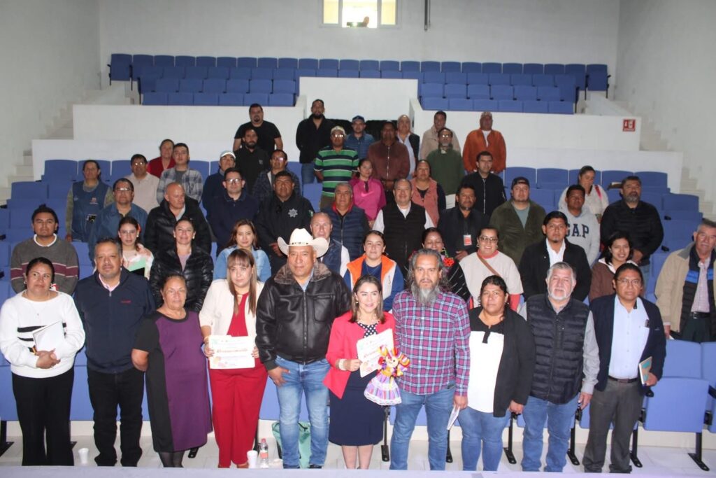 OSCAR PÉREZ MARTÍNEZ ENCABEZA CAPACITACIÓN PARA SERVIDORES PÚBLICOS EN MATERIA DE VIOLENCIA DE GÉNERO EN AMEALCO