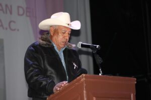 ÓSCAR PÉREZ PRESIDENTE DE AMEALCO PRESENTE EN LA LUCHA CONTRA EL CÁNCER DE MAMA