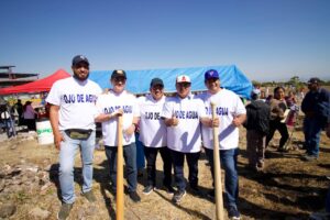ROBERTO CABRERA INAUGURA GRADAS EN CAMPO DE BÉISBOL DE OJO DE AGUA Y DA INICIO A LA LIGA 2025-2026