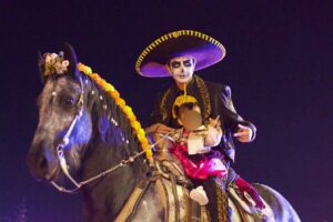 REALIZAN EL PRIMER “DESFILE Y CONCURSO ECUESTRE DE LOS MUERTOS” EN SAN JUAN DEL RÍO