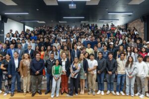 JÓVENES PRESENTAN PROPUESTAS PARA ENFRENTAR RETOS AMBIENTALES Y EDUCATIVOS