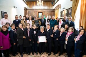 AYUNTAMIENTO DE SAN JUAN DEL RÍO ENTREGA RECONOCIMIENTO PÚBLICO A GRUPO RETO