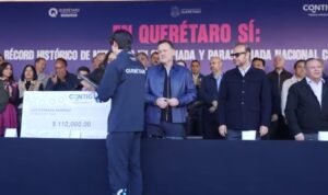 ENCABEZA MAURICIO KURI DESFILE CON MOTIVO DEL CXV ANIVERSARIO DE LA REVOLUCIÓN MEXICANA