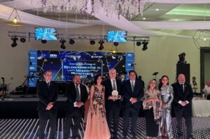 ENTREGAN RECONOCIMIENTOS AL MÉRITO EMPRESARIAL EN SAN JUAN DEL RÍO