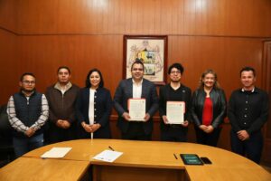 FIRMAN CONVENIO COLÓN E INSUS