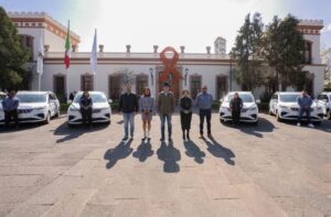 EL MARQUÉS FORTALECE EL PROGRAMA DE TRANSPORTE GRATUITO MUNICIPAL CON LA ENTREGA DE 10 NUEVAS UNIDADES