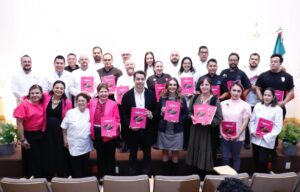 ENCABEZA FELIFER MACÍAS LA PRESENTACIÓN DEL LIBRO ¿A QUÉ SABE QUERÉTARO?