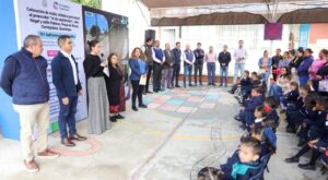 CORREGIDORA RENUEVA LA MALLA CICLÓNICA DEL JARDÍN DE NIÑOS “16 DE SEPTIEMBRE”, EN PRESA DE BRAVO