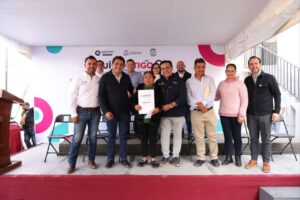 LUIS NAVA ENTREGA ESCRITURAS Y OBRAS SOCIALES EN EZEQUIEL MONTES