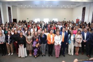 RECONOCE GASPAR TRUEBA EL LIDERAZGO FEMENINO EN COLÓN