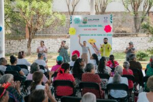 CELEBRAN EL DÍA DEL NIÑO CON ADULTOS MAYORES EN EL CENTRO DE DÍA EN JALPAN DE SERRA
